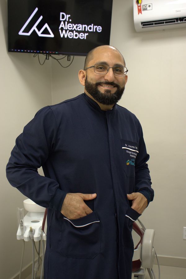 Dr. Alexandre Weber 