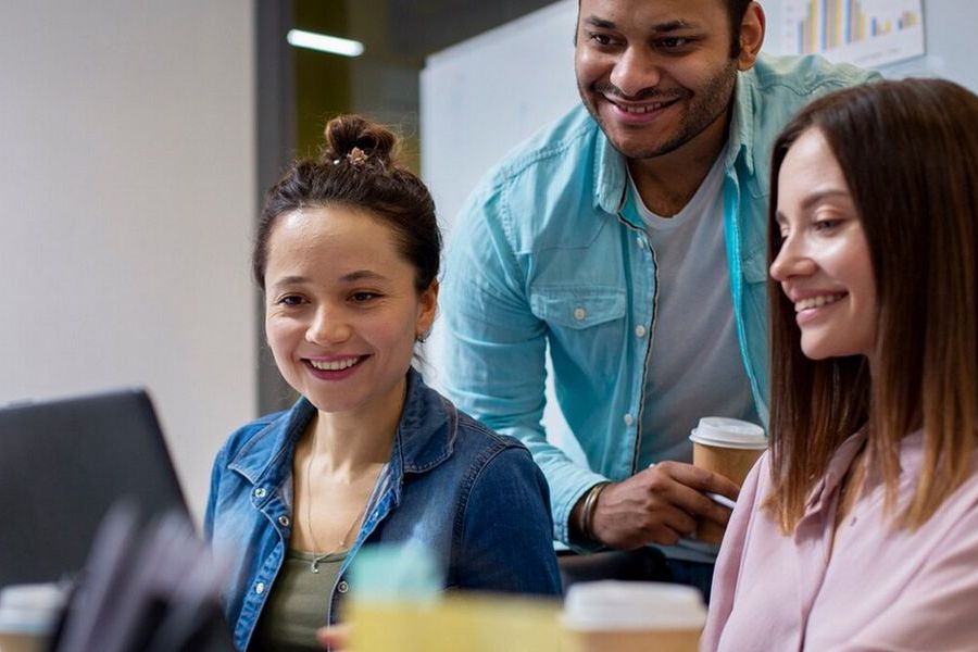 Gerador de Site ou um Site Profissional: Qual é a Melhor Escolha para o Seu Negócio?